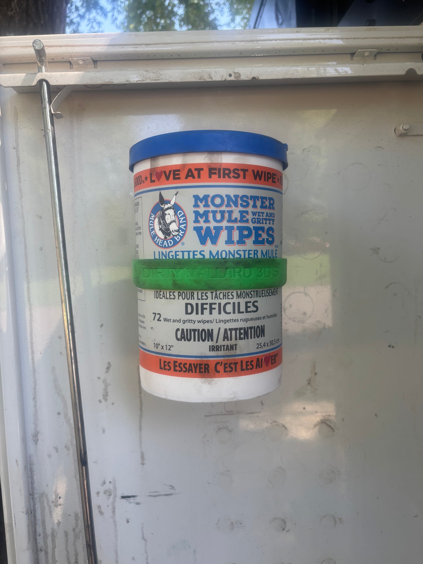 Mule Wipes / Tube of Towels Magnetic Mount